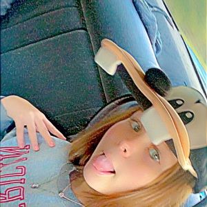 Meet your Posher, Joley